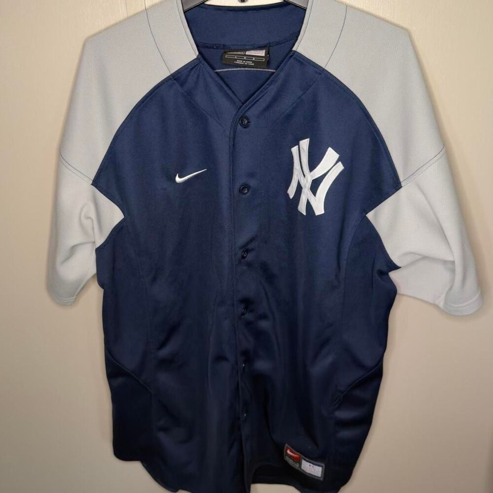 Nike Men's Navy and Blue Top